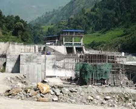 निर्माण कम्पनीले क्षेतिपूर्ति दिने सहमतीपछि मध्यमोदीको काम सुचारु