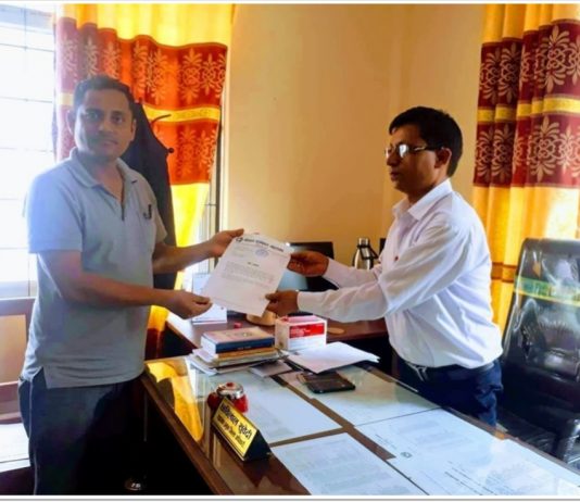पत्रकार ओम हमालको रिहाईको माग गर्दै नेपाल पत्रकार महासंघ र प्रेस युनियनले बुझाए ज्ञापनपत्र