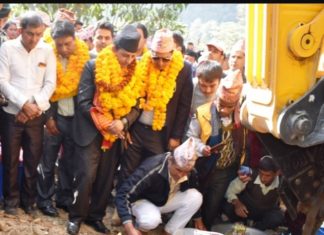 मिलनचोकदेखि ठोटनेरी सम्मको सडक कालोपत्रेका लागि शिलान्यास