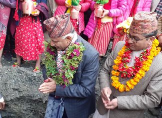 हिलेखोला-कार्कीनेटा-खलडाँडा-फलेवास सडकको मन्त्री बस्नेतले गरे शिलान्यास