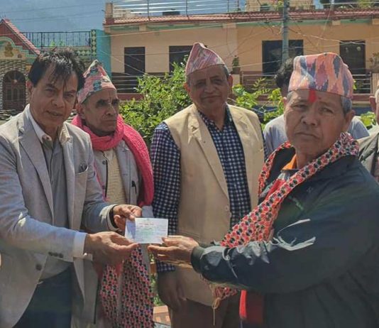 नेकपाप्रति असन्तुष्टी जनाउँदै जलजलाका एकदर्जन परिवार काँग्रेसमा प्रवेश
