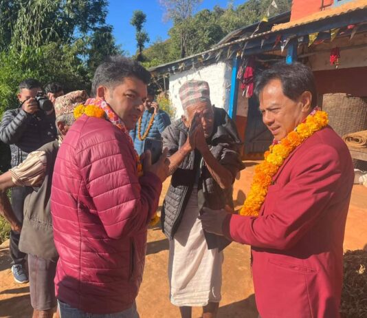 मतबाट पराजय भएपनि मन नहारेका जोशी र कुँवर फेरिपनि जनताकै दैलोमा