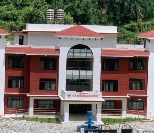 पैयुँ गाउँपालिकाले ल्यायो शिक्षकहरूको लागि स्वेच्छिक अवकाशको योजना