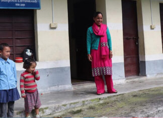 ३ जना विद्यार्थीको लागि चलेको छ धौलागिरि आधारभूत विद्यालय