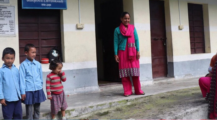 ३ जना विद्यार्थीको लागि चलेको छ धौलागिरि आधारभूत विद्यालय
